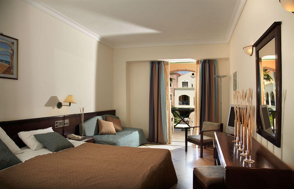 קארלובאסי Amanda Hotel מראה חיצוני תמונה