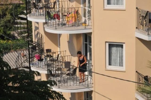 קארלובאסי Amanda Hotel מראה חיצוני תמונה