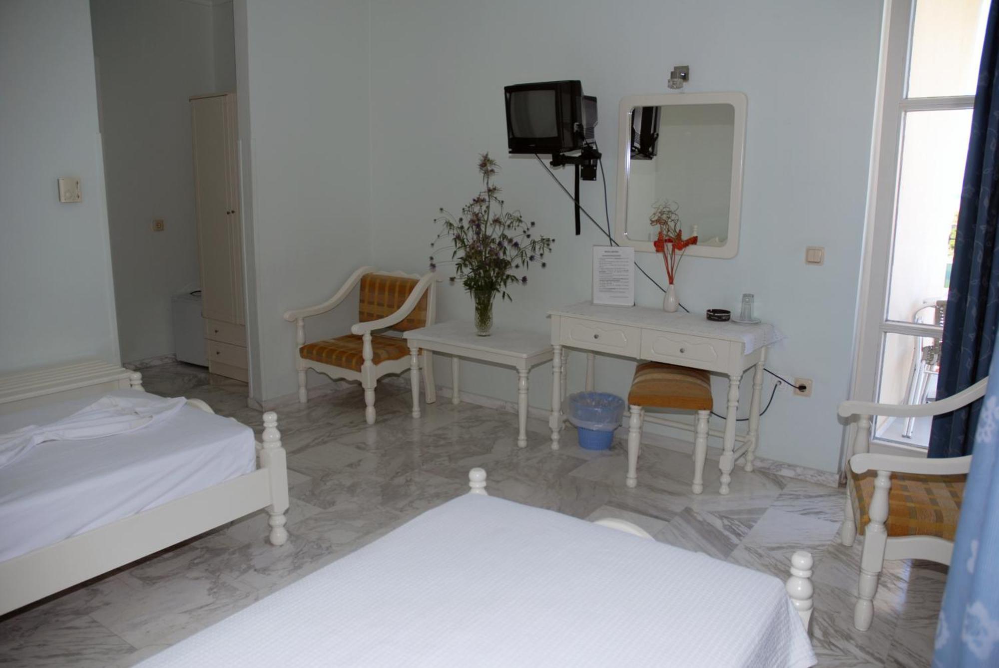 קארלובאסי Amanda Hotel מראה חיצוני תמונה