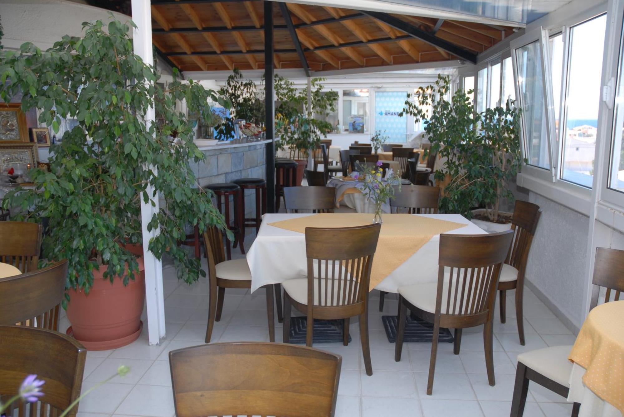 קארלובאסי Amanda Hotel מראה חיצוני תמונה