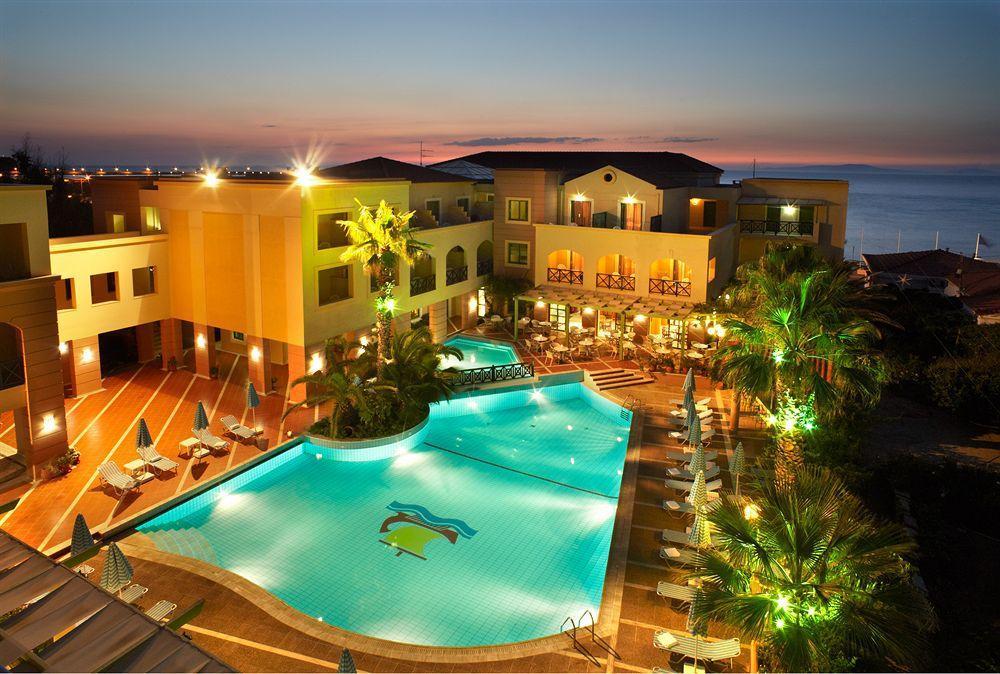 קארלובאסי Amanda Hotel מראה חיצוני תמונה